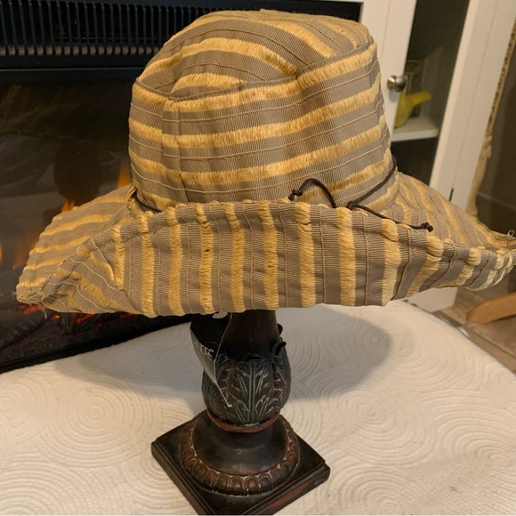 NWT striped khaki/yellow slightly distressed sun hat - Picture 3 of 10